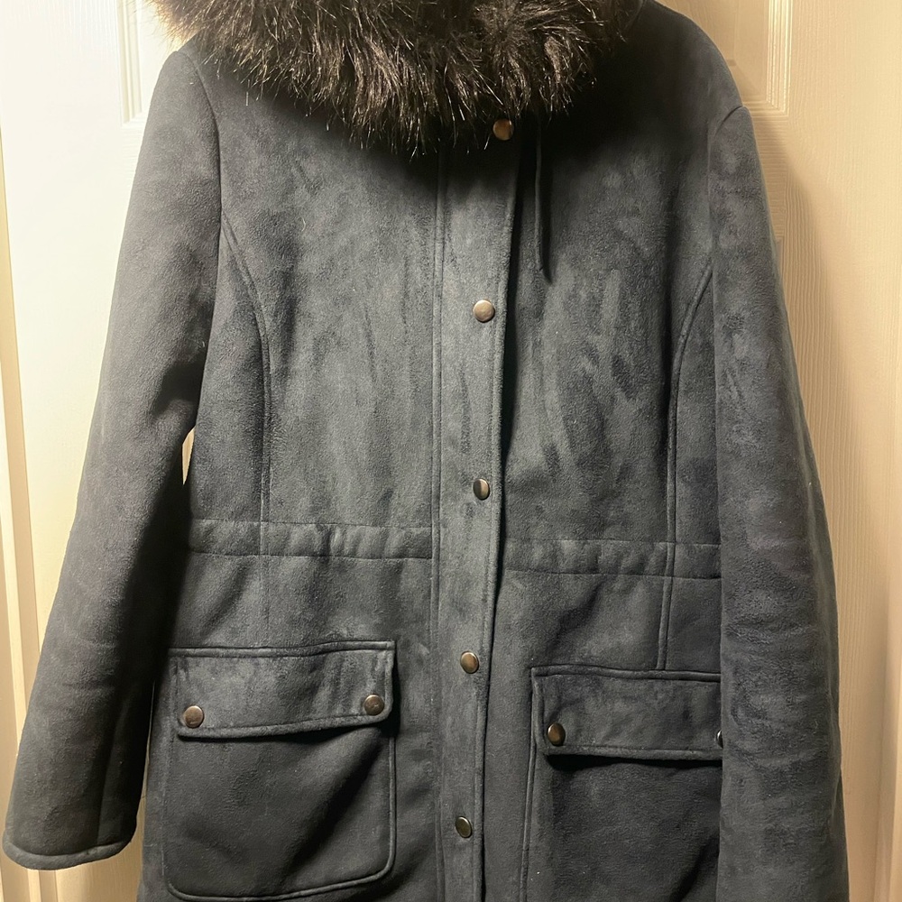 Forever 21 Black Teddy Jacket with Faux Fur Collar size L